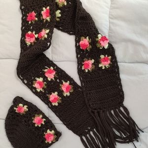 Women's matching hat and scarf combo